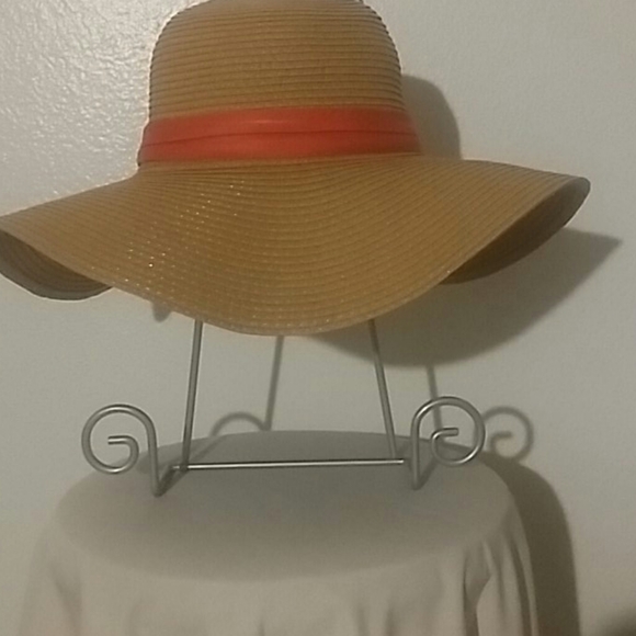 Floppy Hat - Picture 2 of 3